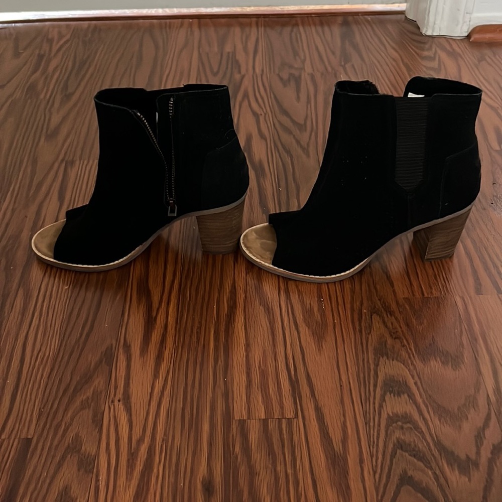Tom’s majorca peep toe heels